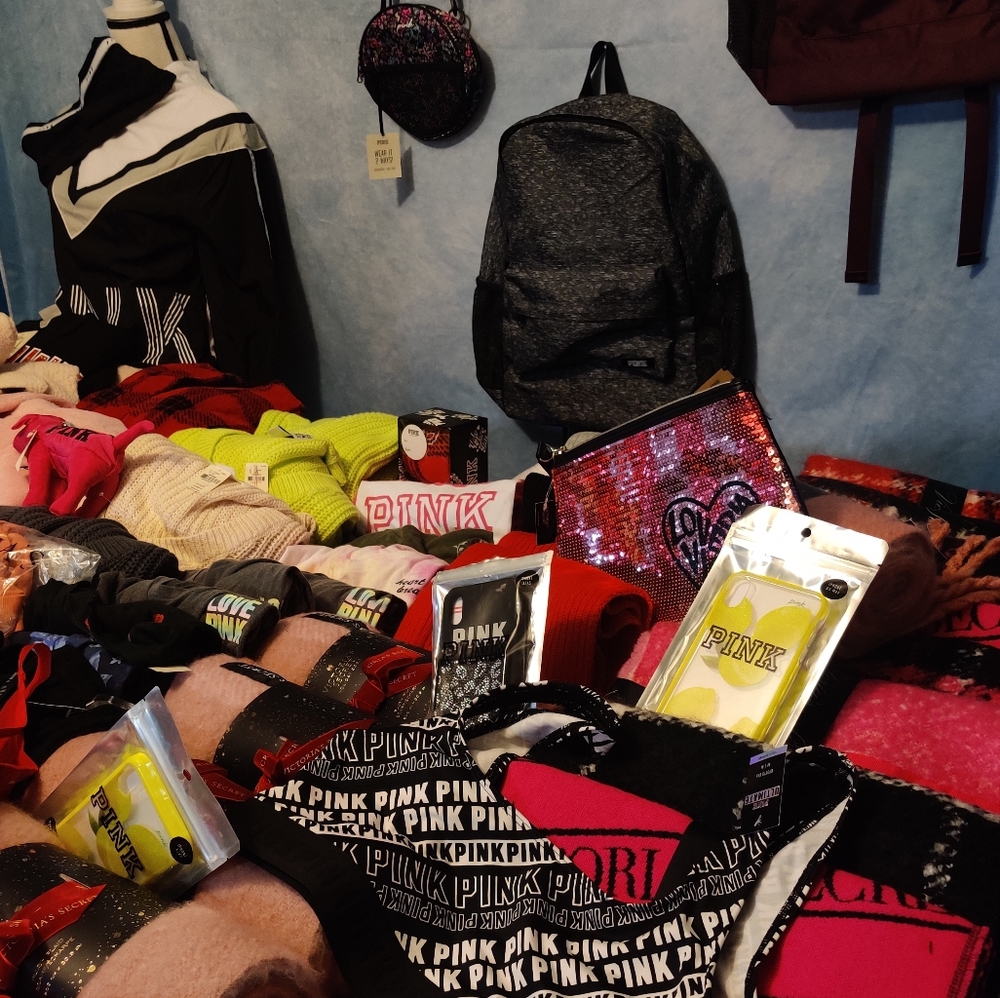 Whole sale/Re sell lot! 10 random items mixed sizes
